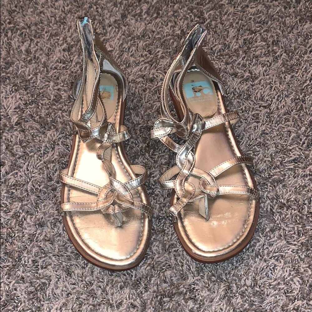 Gold flats